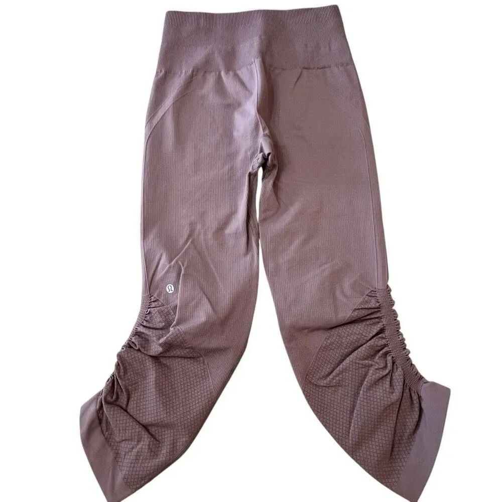 Lululemon Women's Ebb To Street Crop 21" Legging Pants Frosted Mulberry Size 4